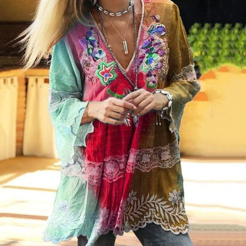 Vintage Boho Bluse mit Blumenstickerei & V-Ausschnitt