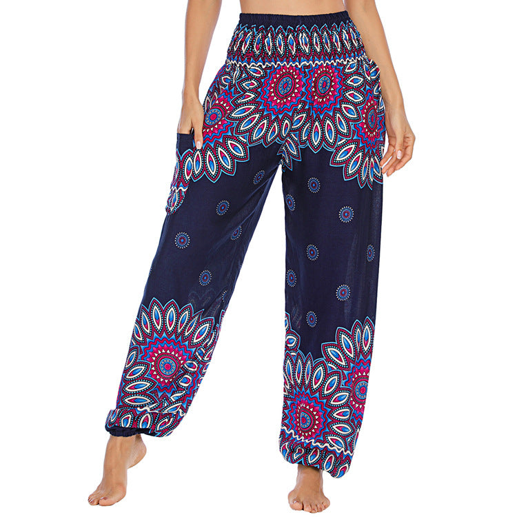 Boho Icon Pants – 70s Statement Hose mit fließendem Ethno-Print
